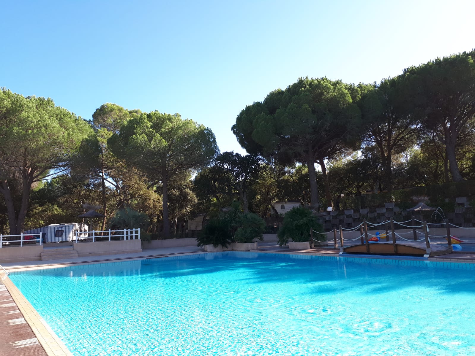 zwembad-les-suveis-harberszonvakanties